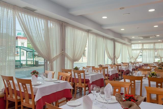 Hotel La Terraza De Пуенте Виесго Екстериор снимка