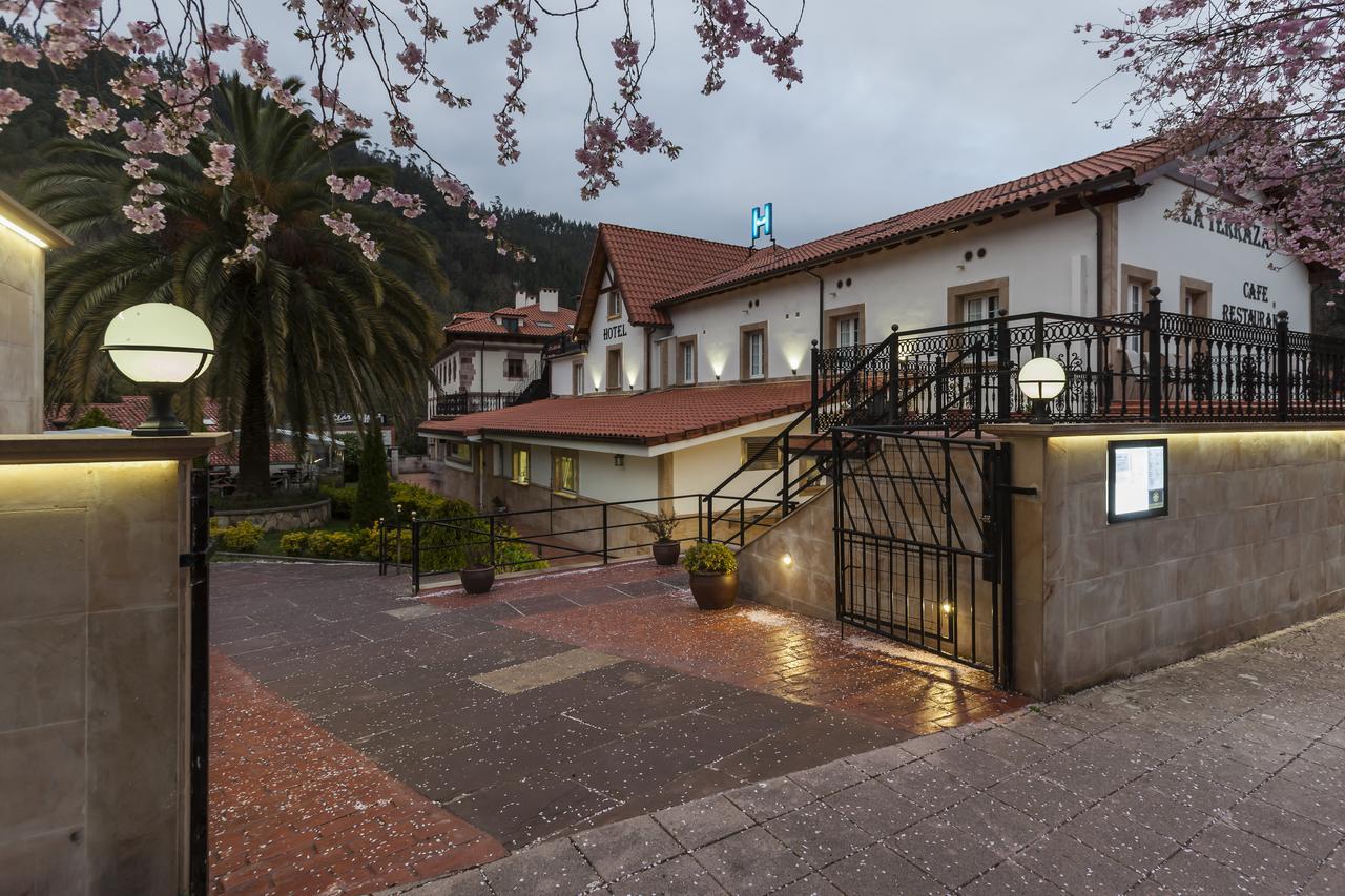 Hotel La Terraza De Пуенте Виесго Екстериор снимка
