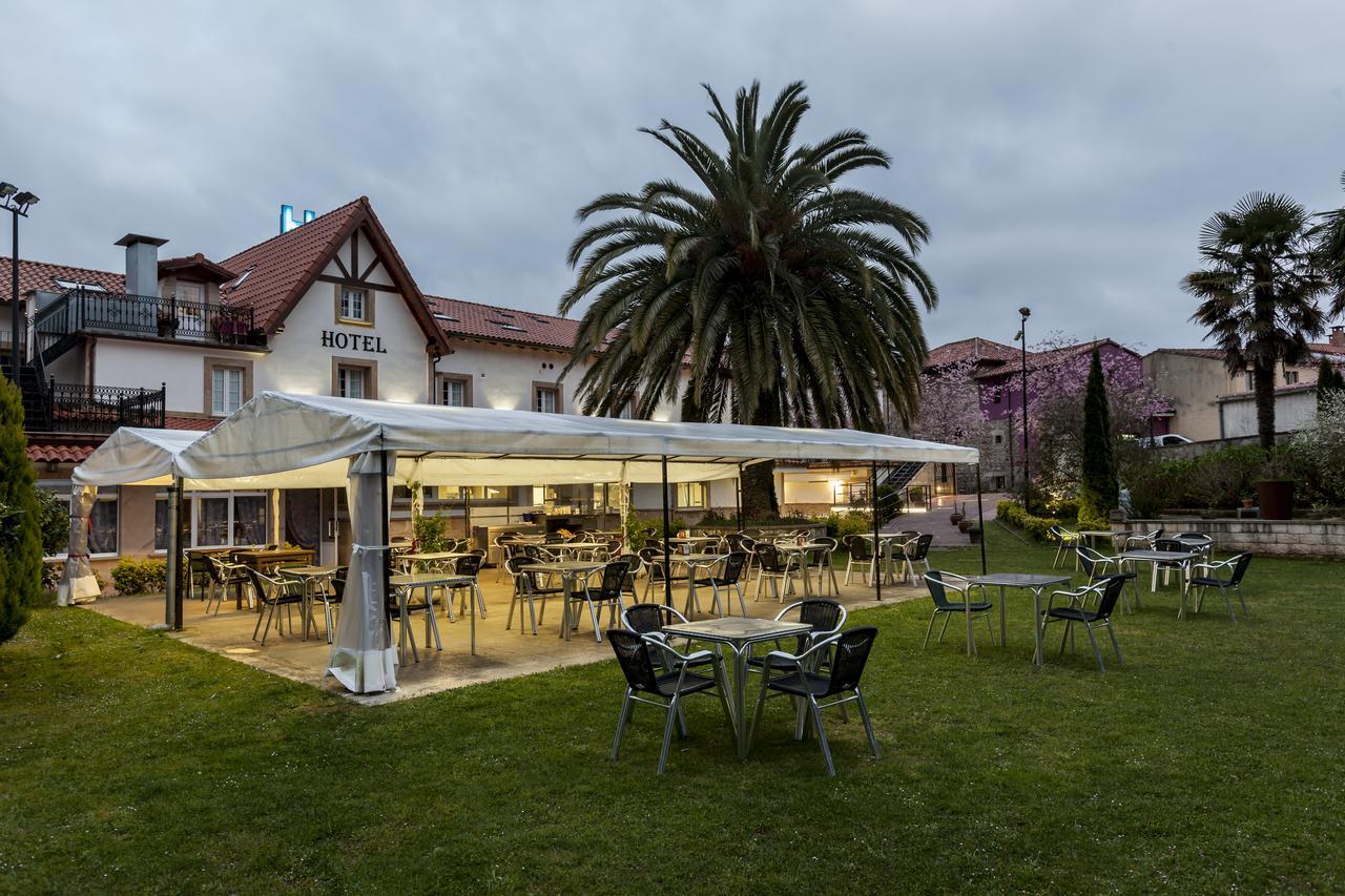 Hotel La Terraza De Пуенте Виесго Екстериор снимка