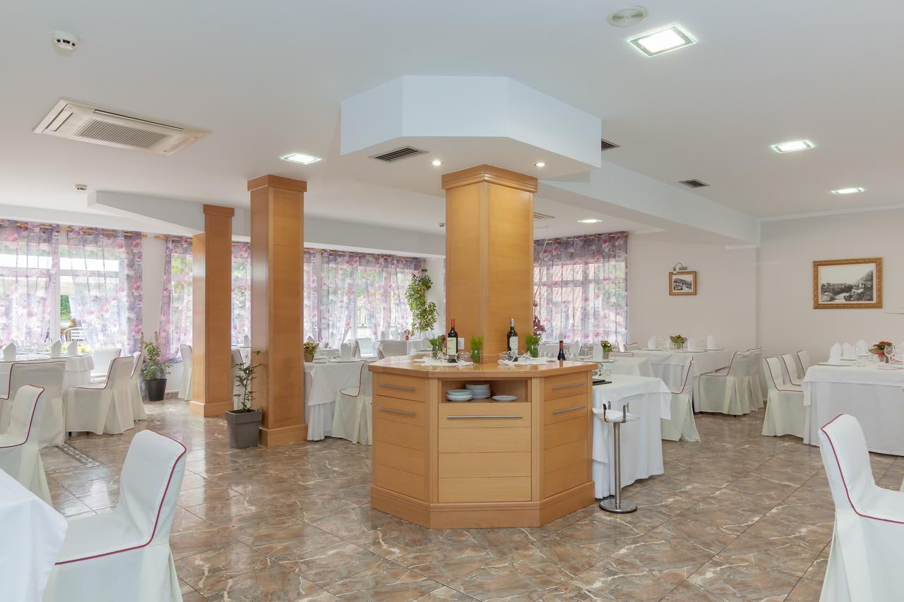 Hotel La Terraza De Пуенте Виесго Екстериор снимка